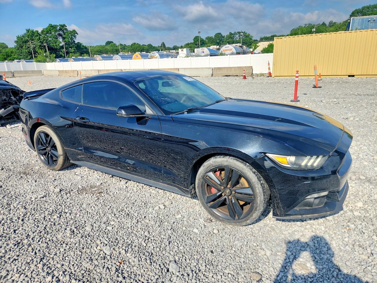 2016 Ford Mustang - zdjęcie 4