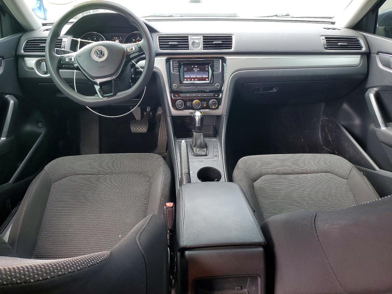 2016 Volkswagen Passat S - zdjęcie 8
