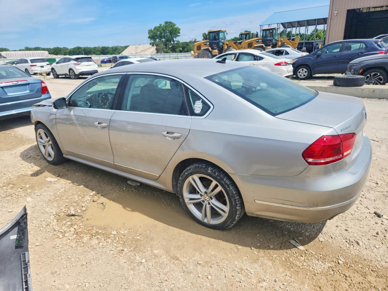 2013 Volkswagen Passat Sel - zdjęcie 2