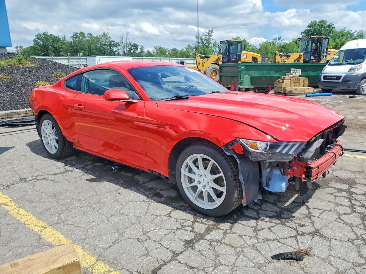2015 Ford Mustang - zdjęcie 4
