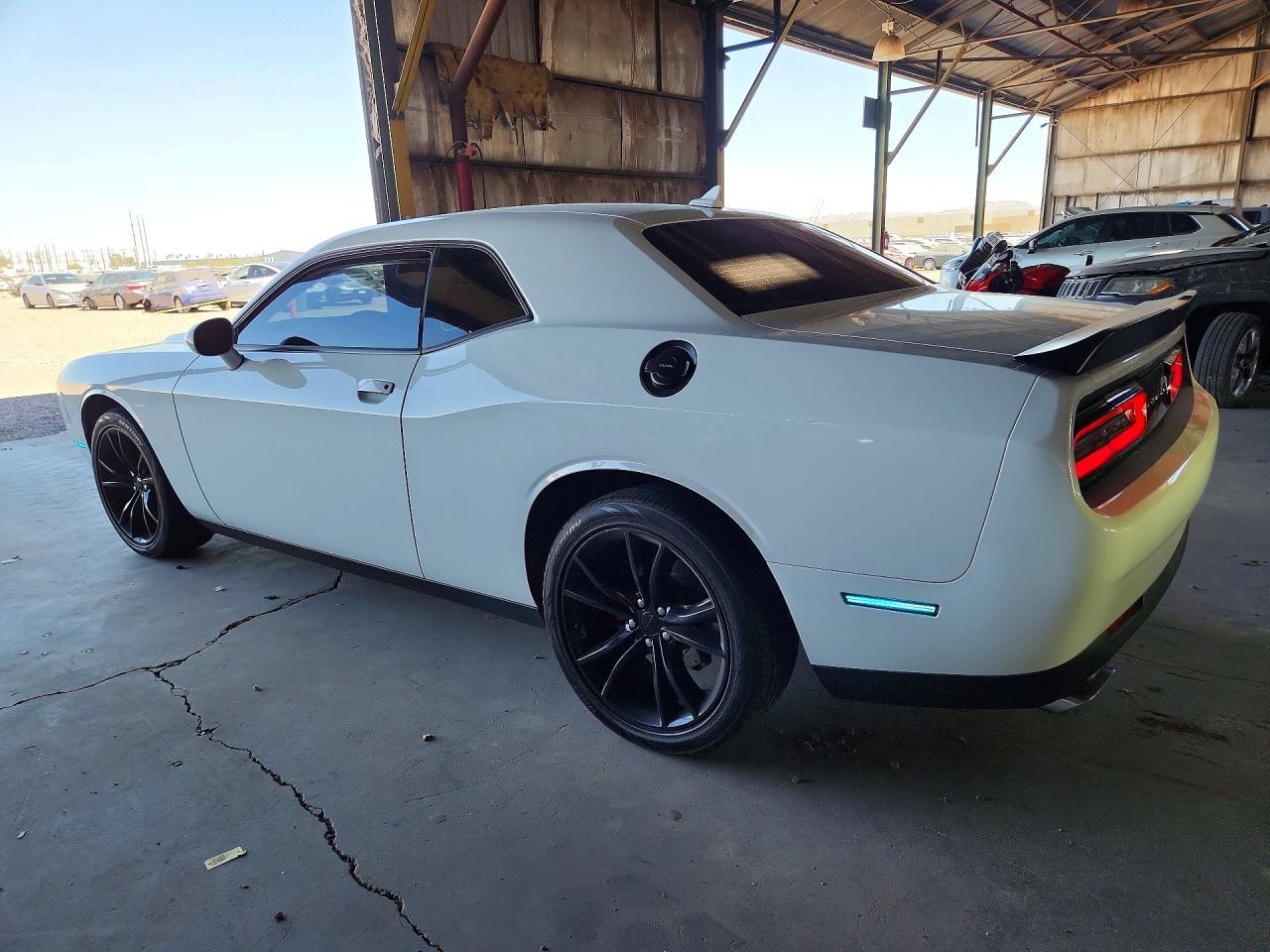 2016 Dodge Challenger Sxt - zdjęcie 2