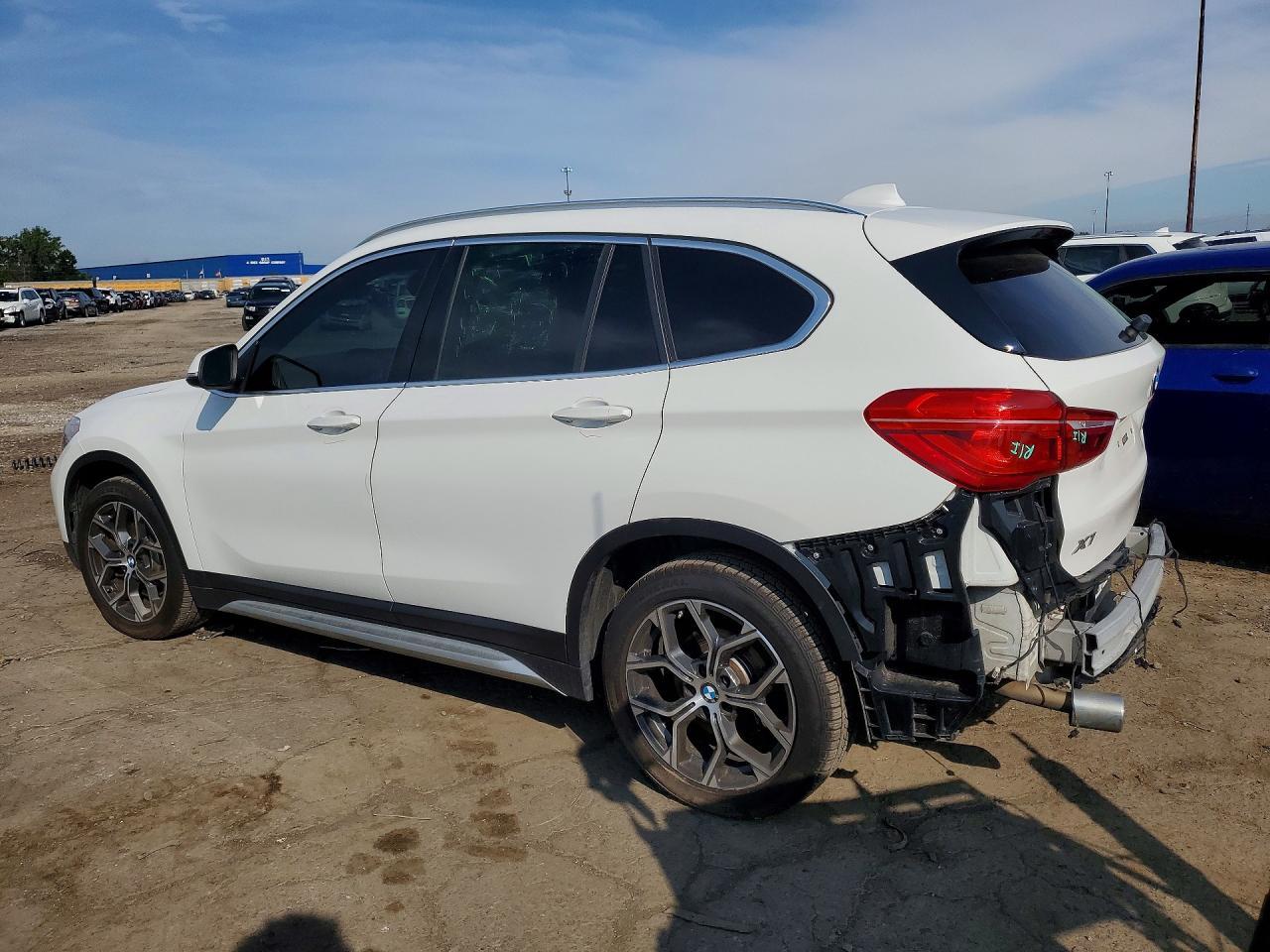 2021 BMW X1 xDrive28I - zdjęcie 2