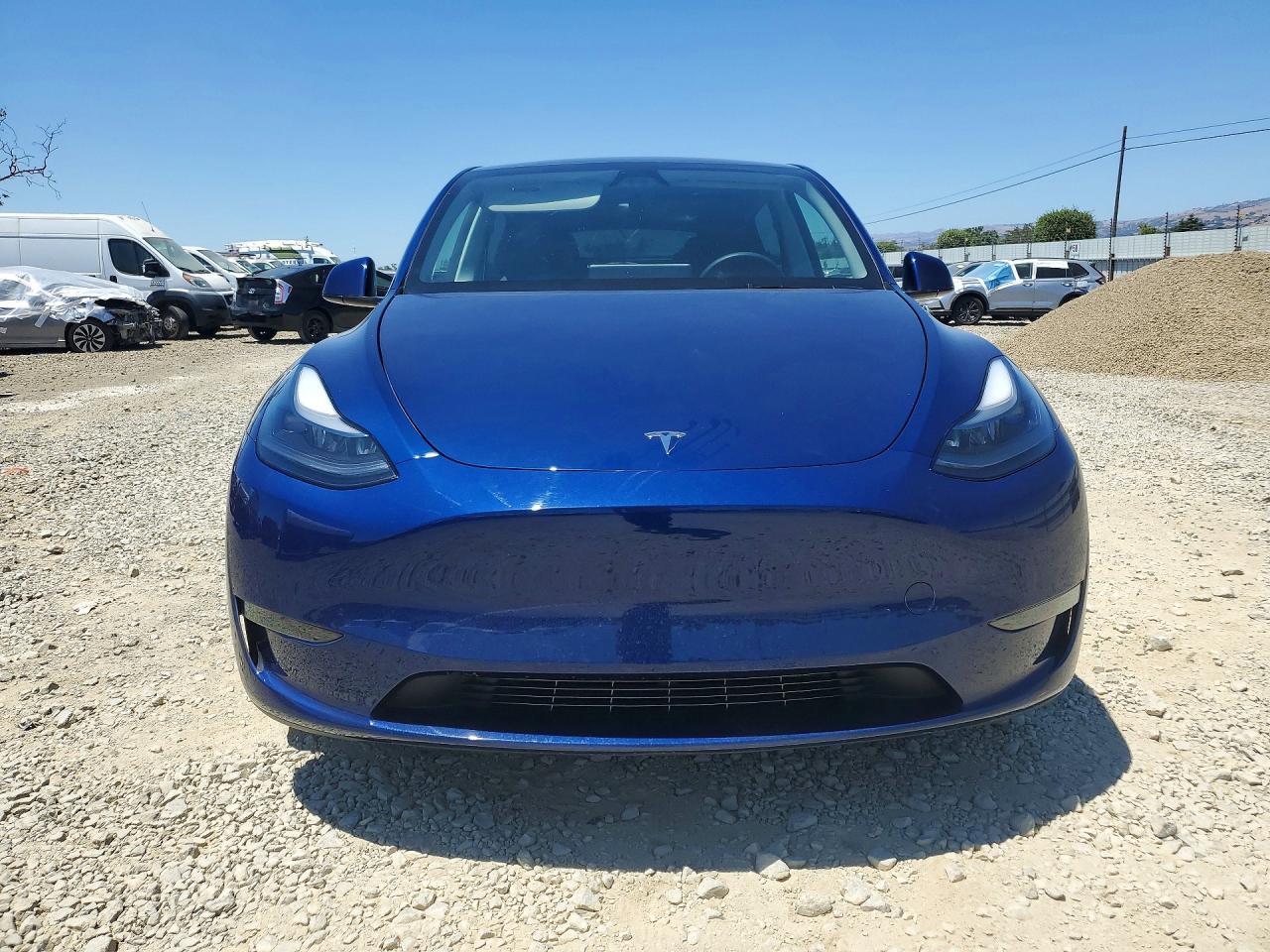 2025 Tesla Model Y - zdjęcie 5