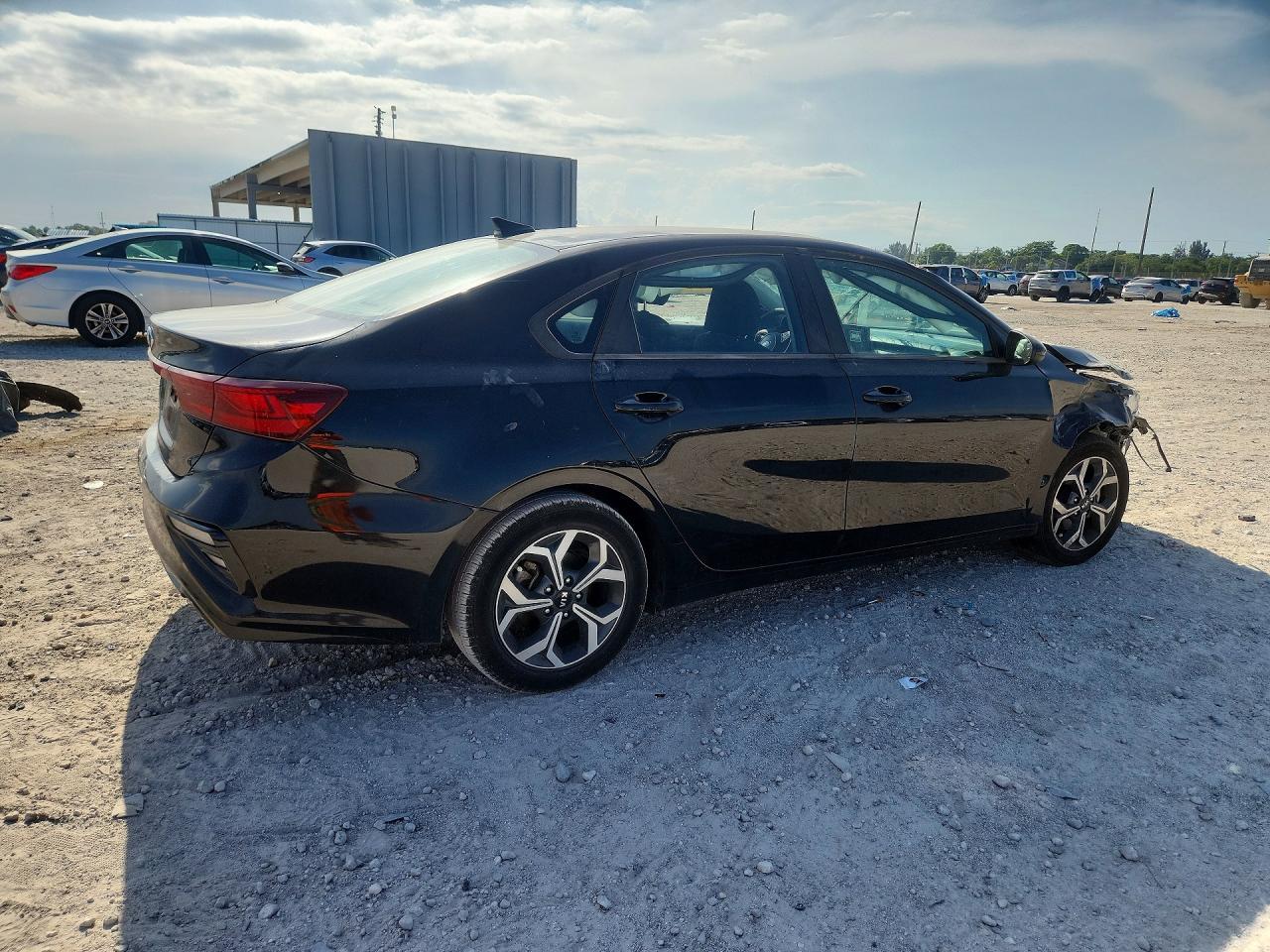 2020 Kia Forte Lxs - zdjęcie 3