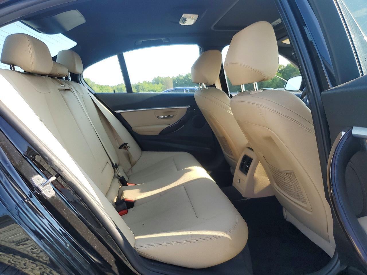 2018 BMW Seria 3 330i - zdjęcie 10