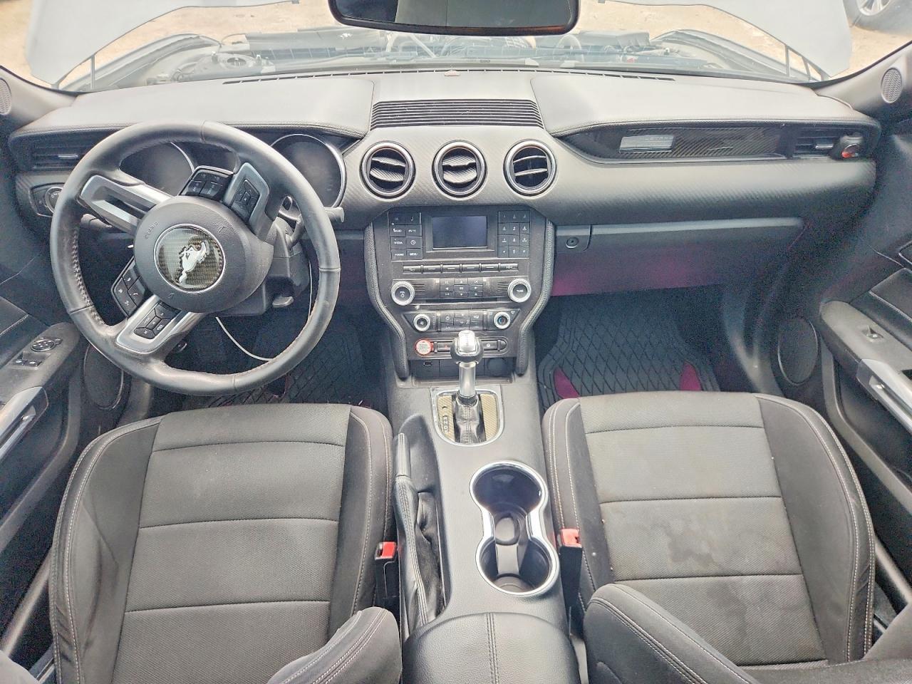 2015 Ford Mustang - zdjęcie 8