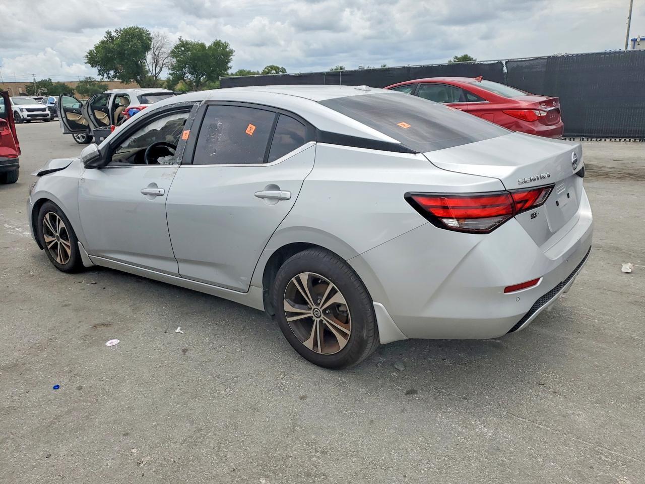 2020 Nissan Sentra Sv - zdjęcie 2