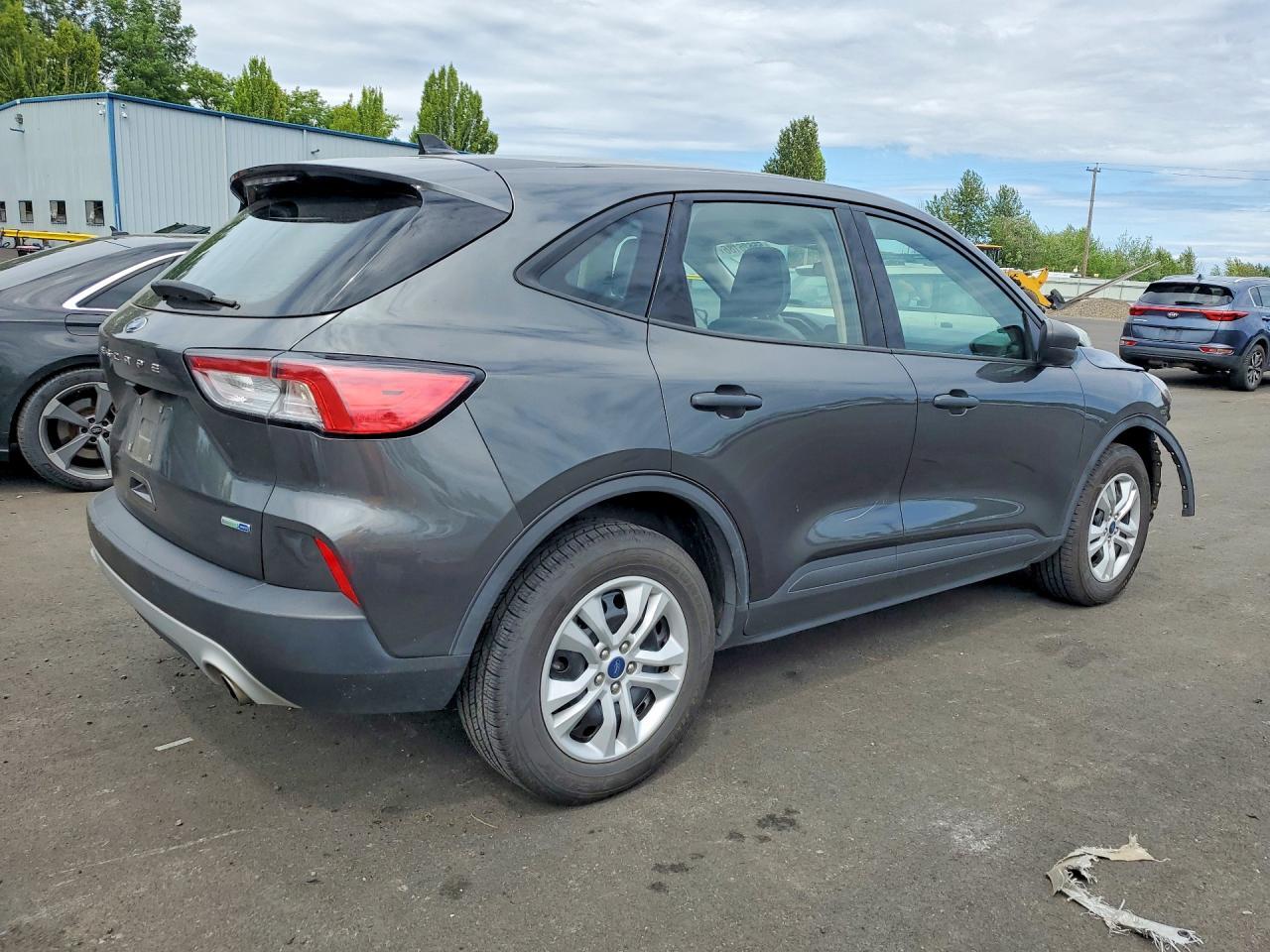 2020 Ford Escape S - zdjęcie 3