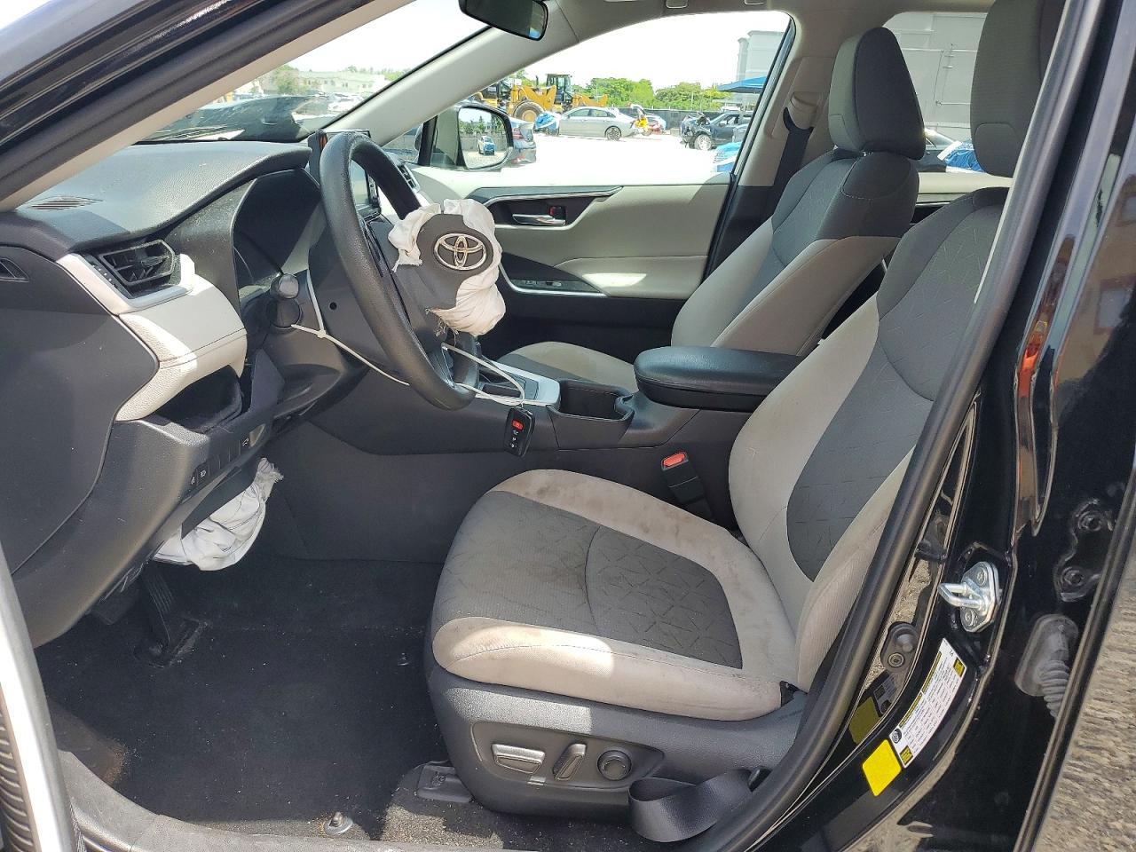 2022 Toyota Rav4 Xle - zdjęcie 7
