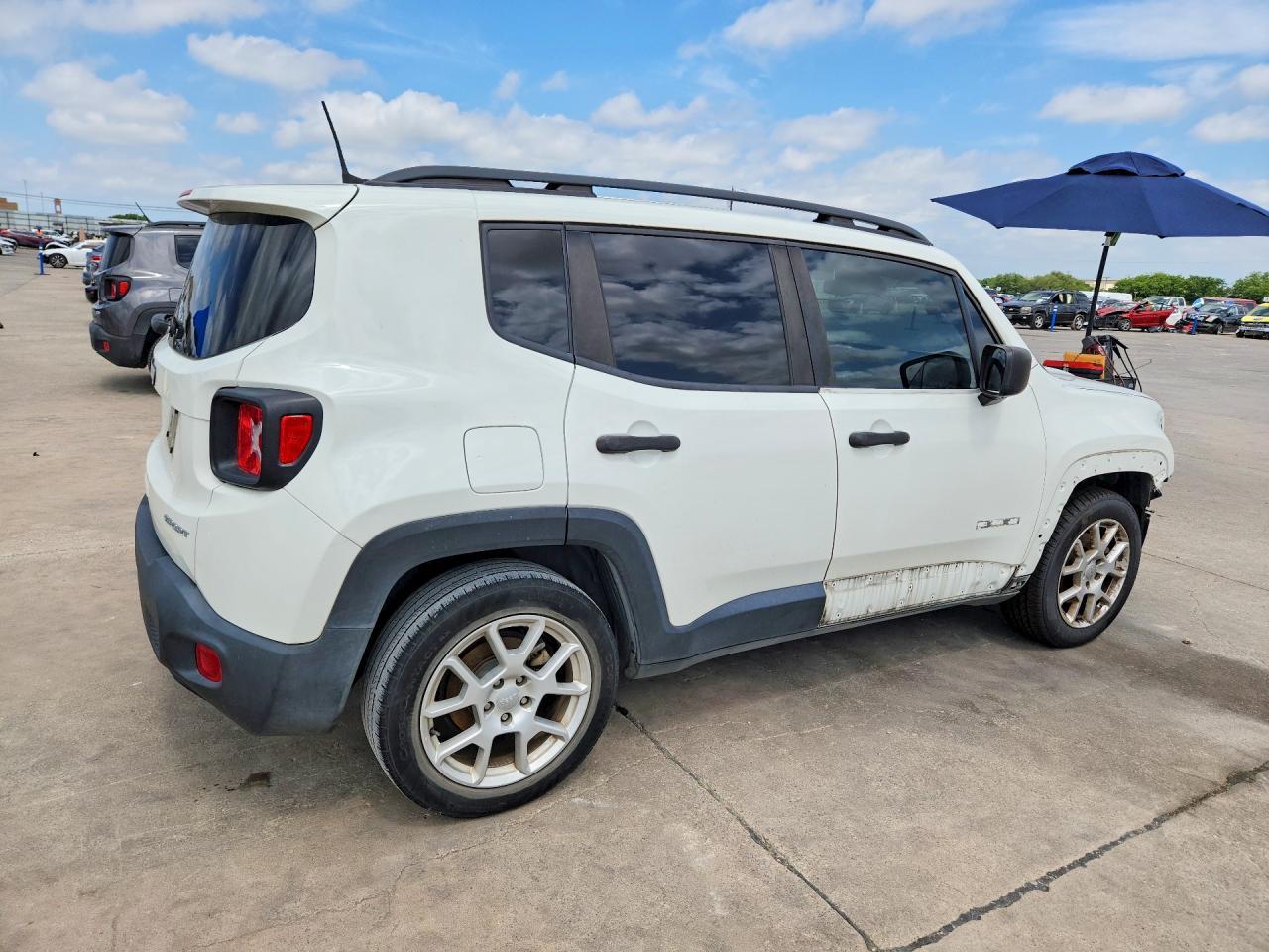 2021 Jeep Renegade Sport - zdjęcie 3