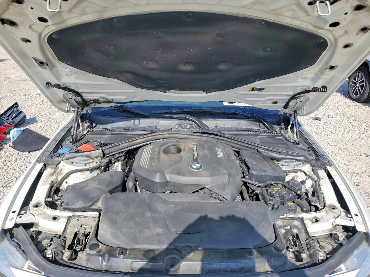 2017 BMW 330 I - zdjęcie 11