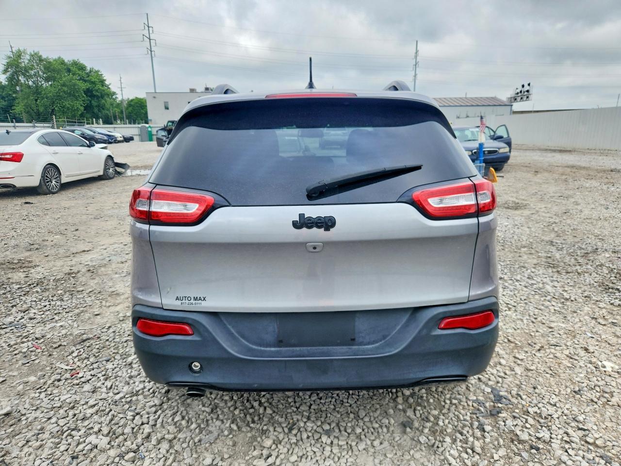 2016 Jeep Cherokee Sport - zdjęcie 6