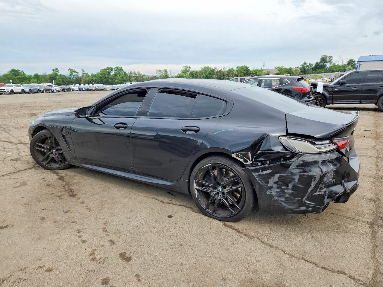 2022 BMW M8 - zdjęcie 2