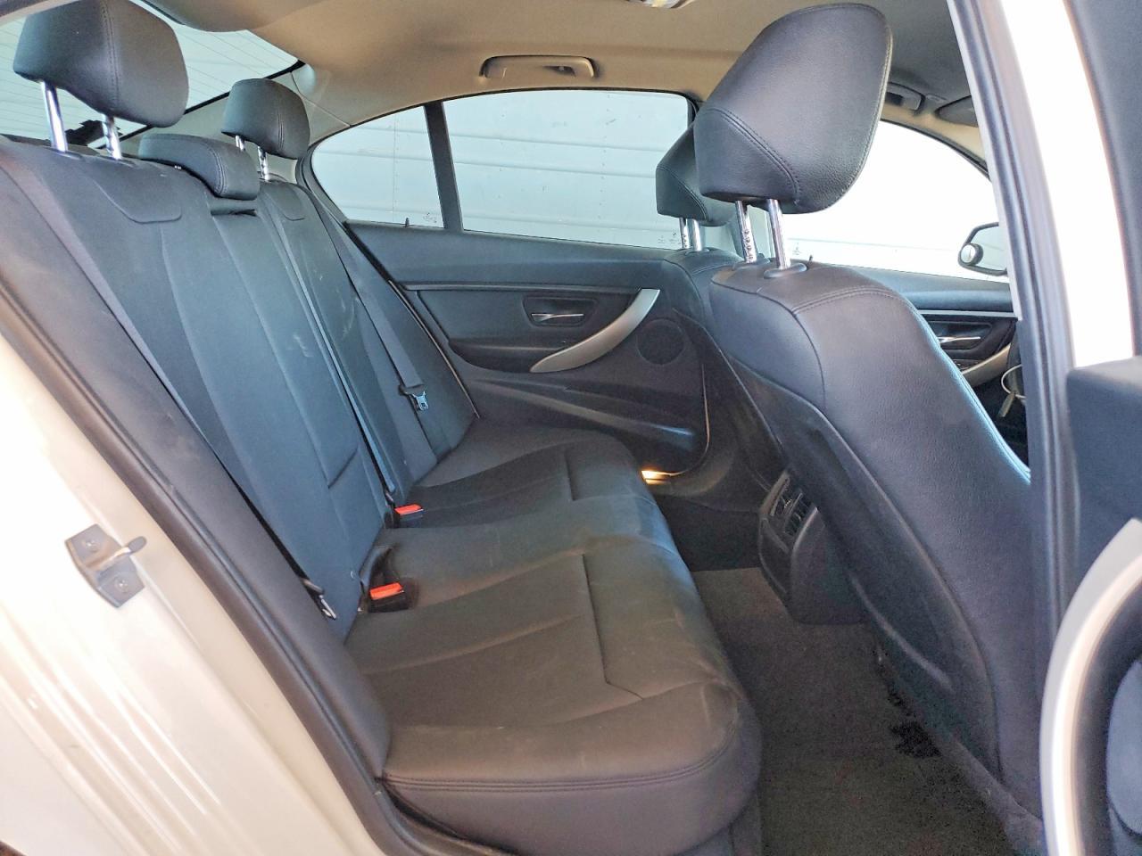 2014 BMW 320 I - zdjęcie 10