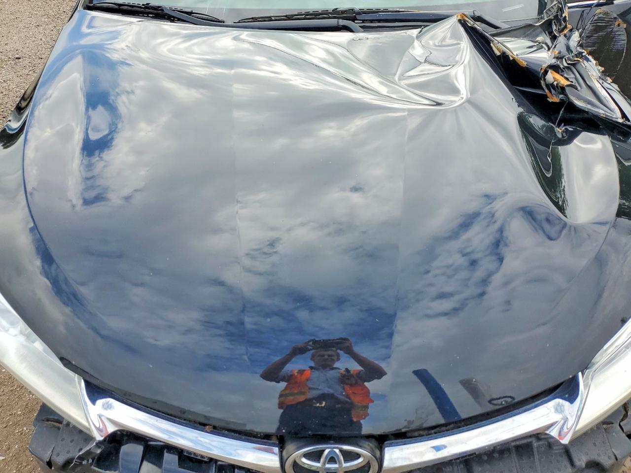2017 Toyota Camry Le - zdjęcie 11