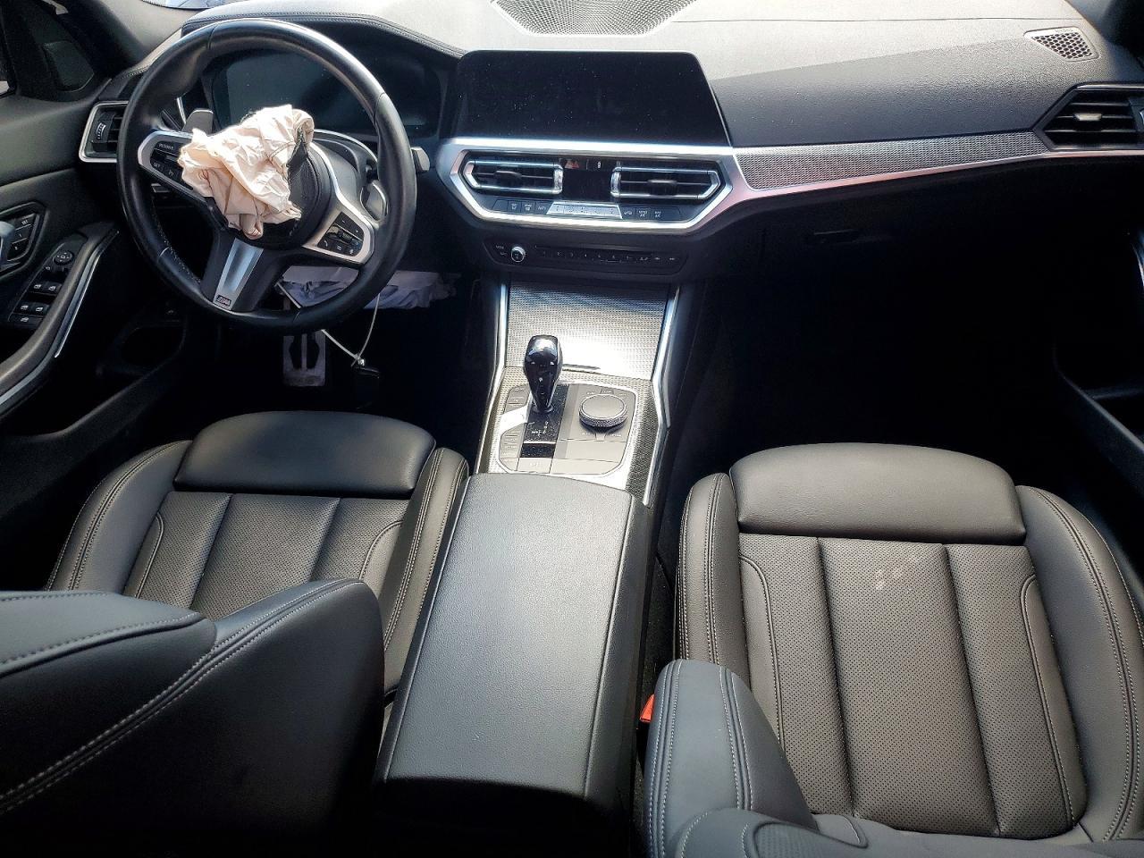 2022 BMW 330I - zdjęcie 8