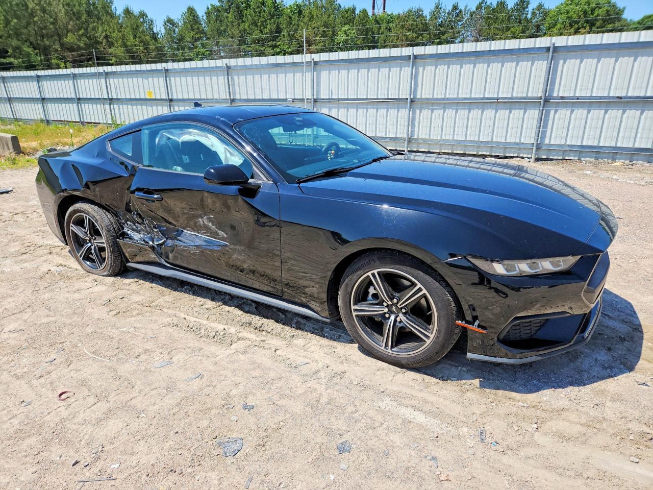 2024 Ford Mustang - zdjęcie 4