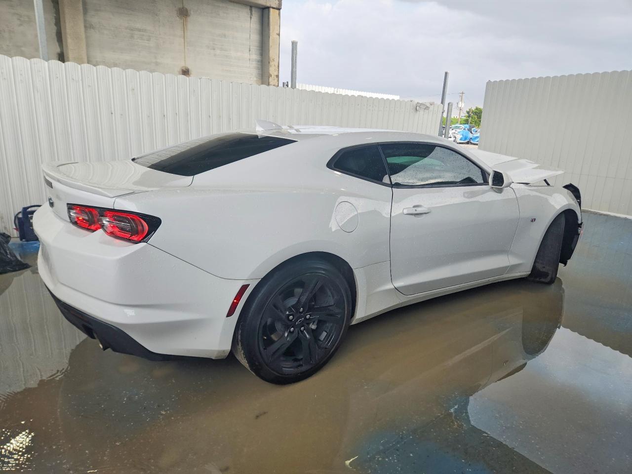 2024 Chevrolet Camaro Ls - zdjęcie 3