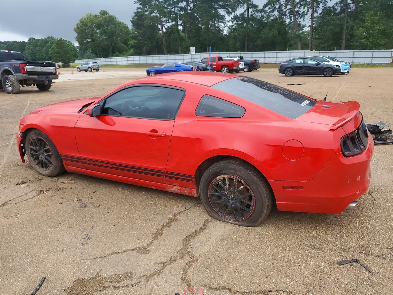 2013 Ford Mustang - zdjęcie 2