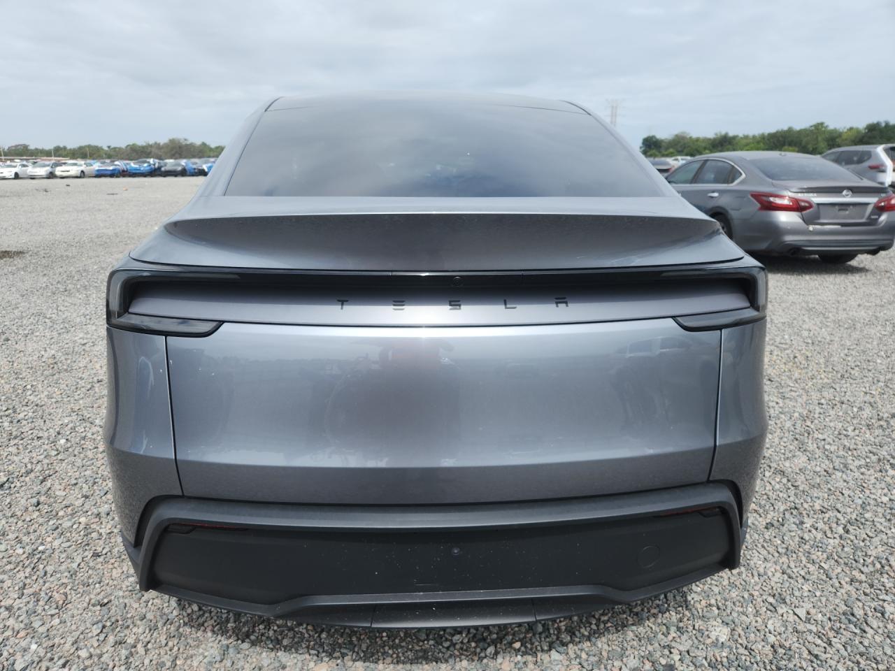 2026 Tesla Model Y - zdjęcie 6