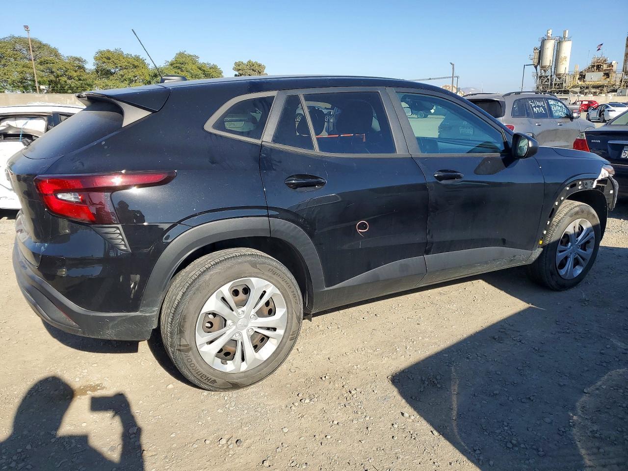 2024 Chevrolet Trax Ls - zdjęcie 3