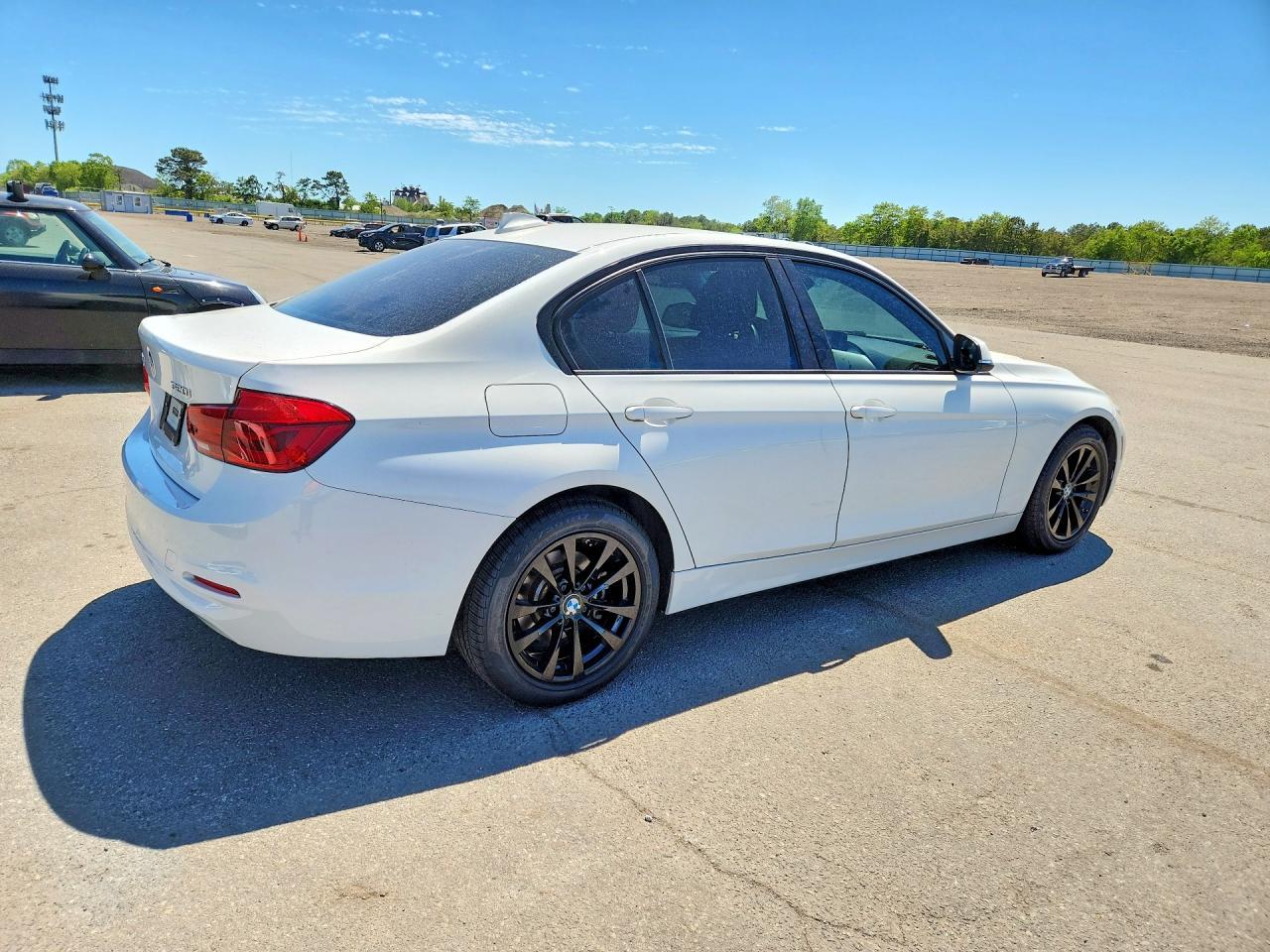 2016 BMW Seria 3 320i - zdjęcie 3