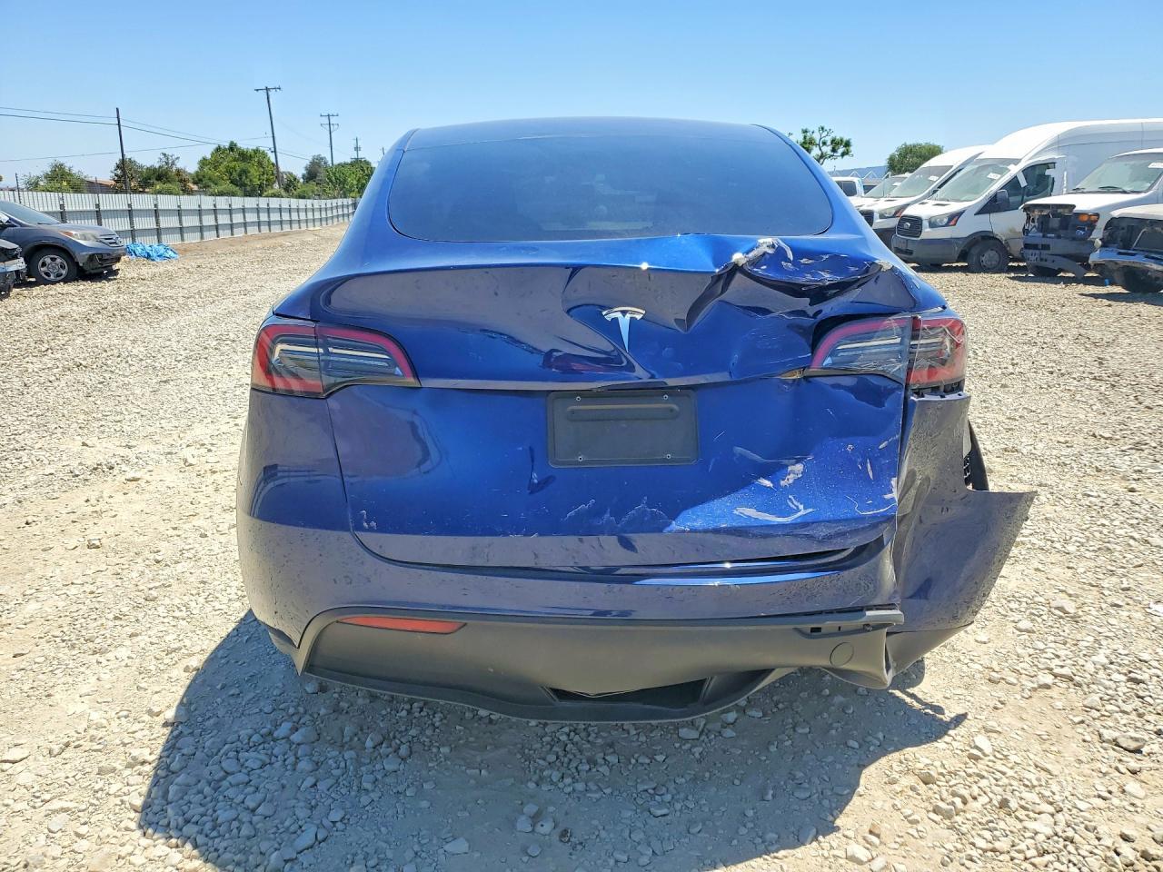 2025 Tesla Model Y - zdjęcie 6