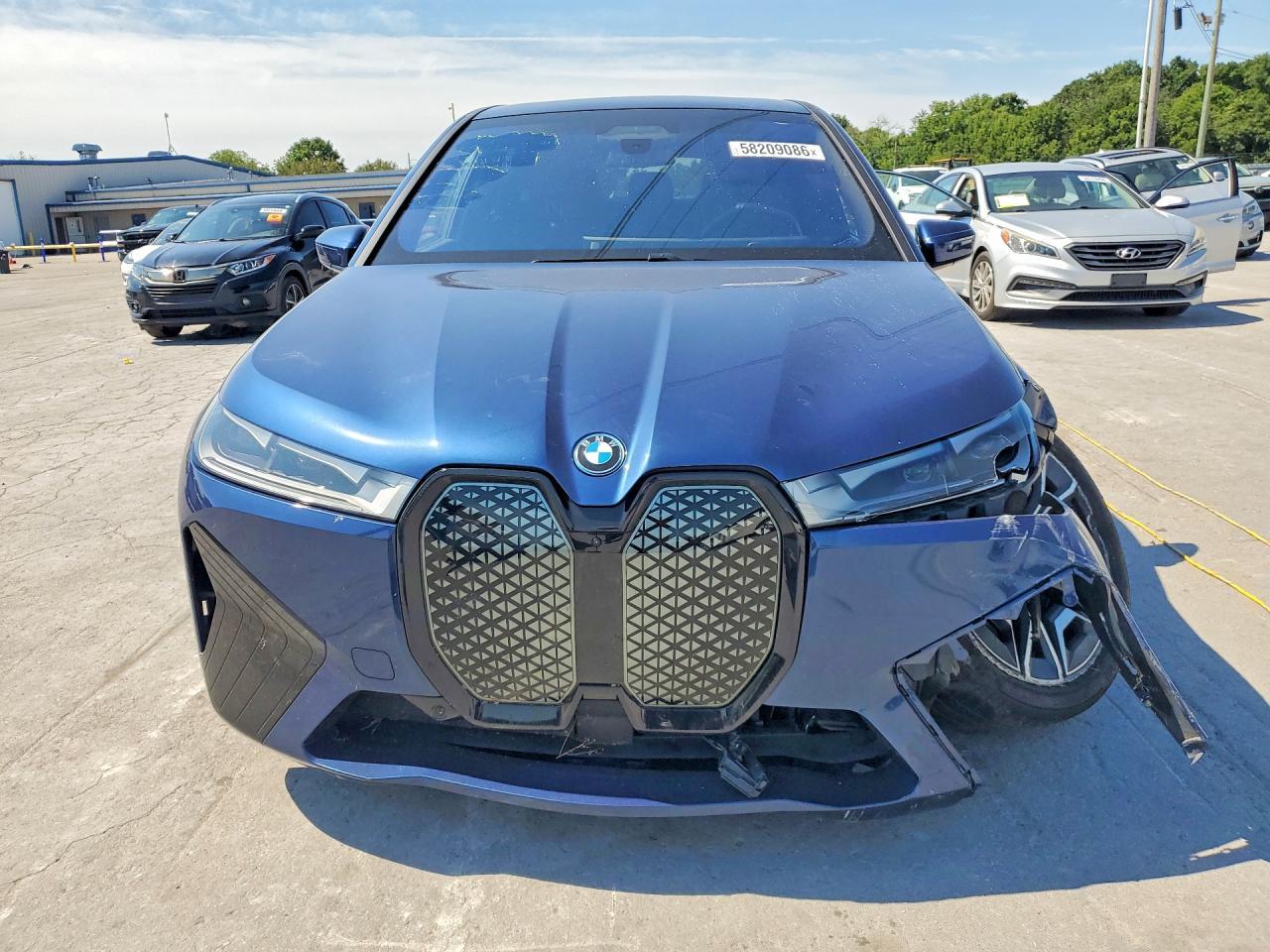 2025 BMW Ix xDrive50 - zdjęcie 5