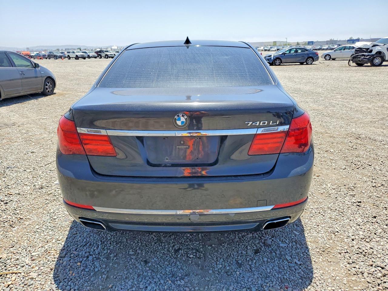 2013 BMW 740 Li - zdjęcie 6