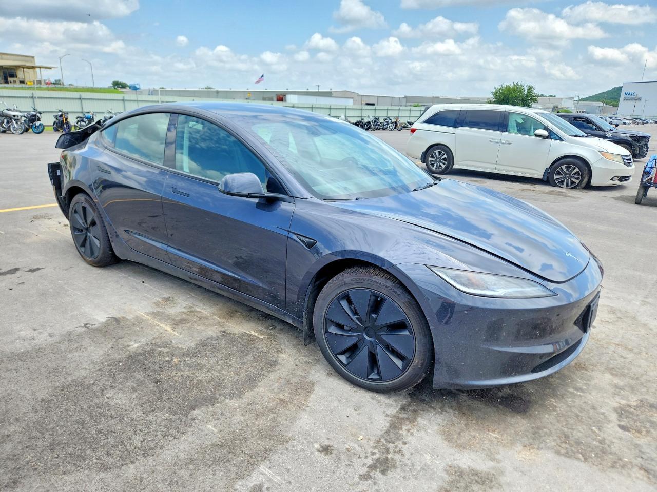 2024 Tesla Model 3 - zdjęcie 4