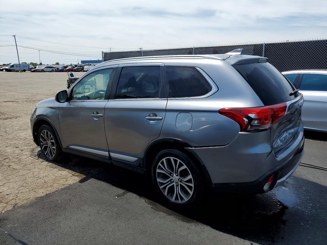2018 Mitsubishi Outlander Se - zdjęcie 2