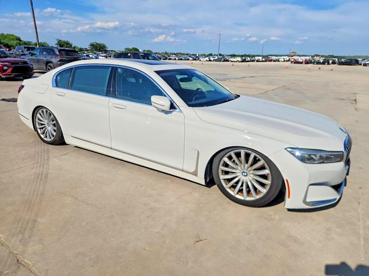 2020 BMW 740 I - zdjęcie 4