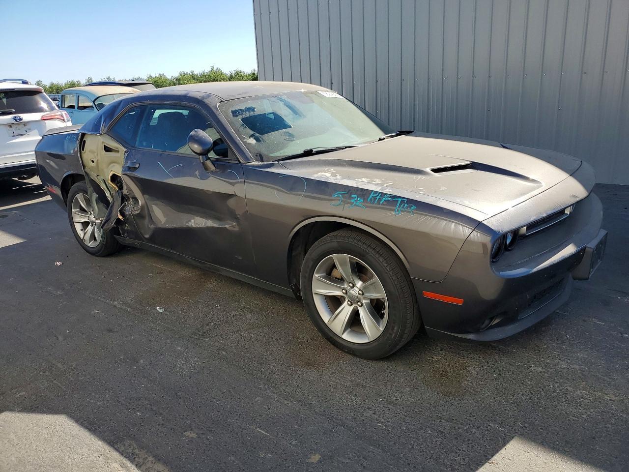2022 Dodge Challenger Sxt - zdjęcie 4