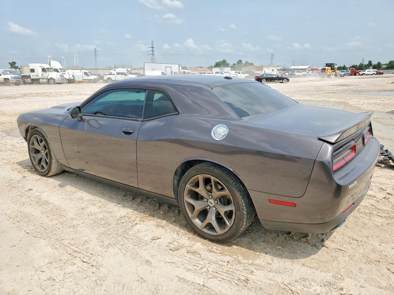 2017 Dodge Challenger Sxt - zdjęcie 2