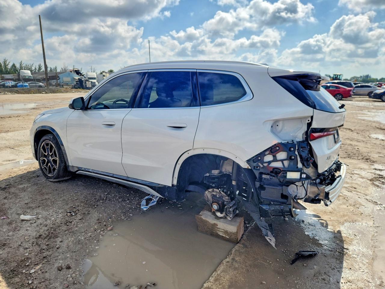 2025 BMW X1 xDrive28I - zdjęcie 2