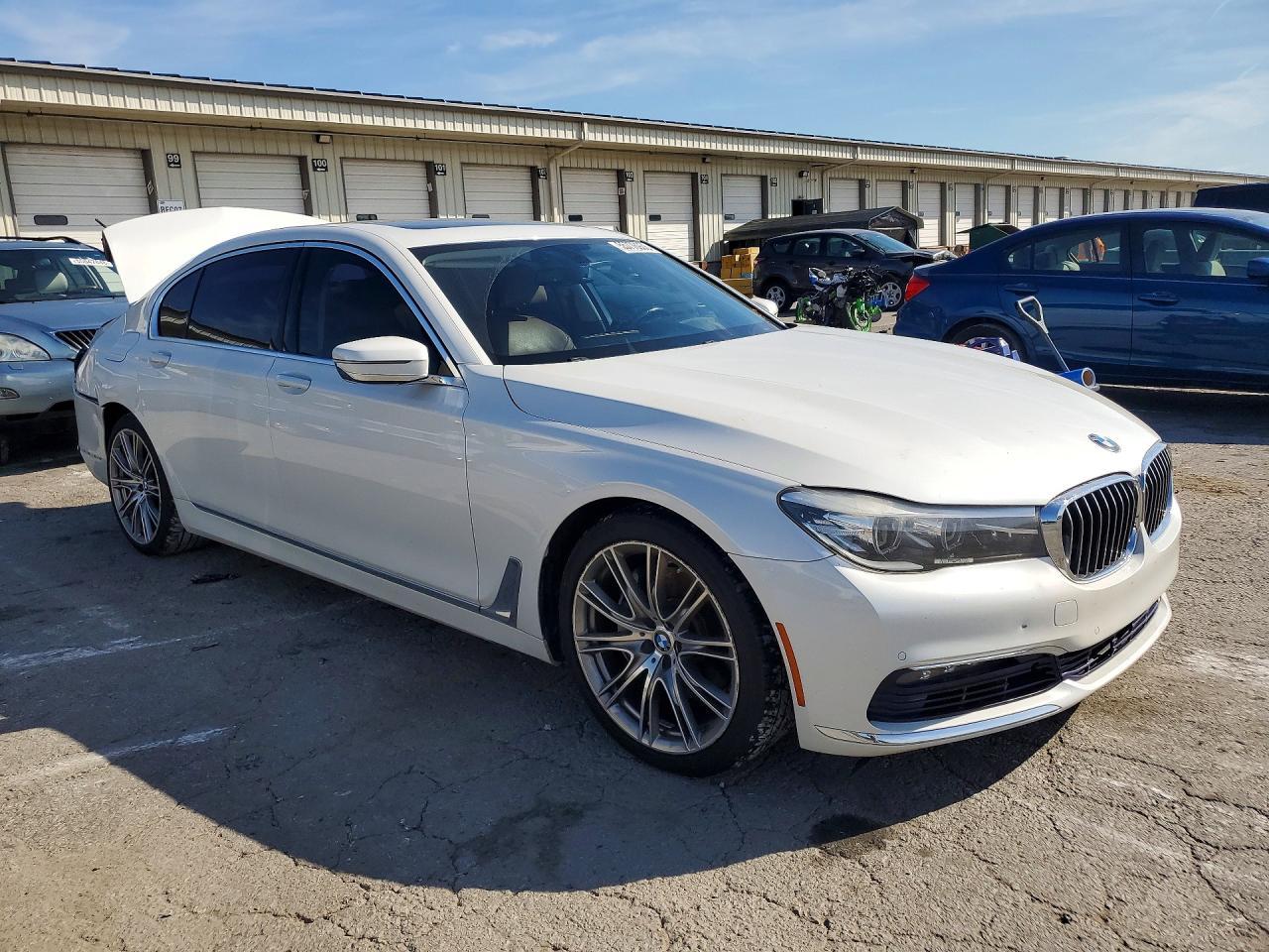 2017 BMW 740 I - zdjęcie 4