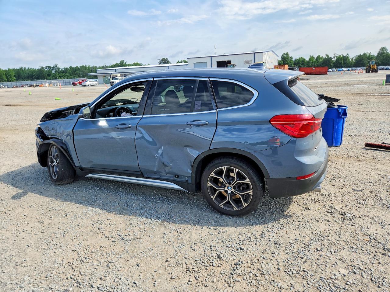 2021 BMW X1 xDrive28I - zdjęcie 2