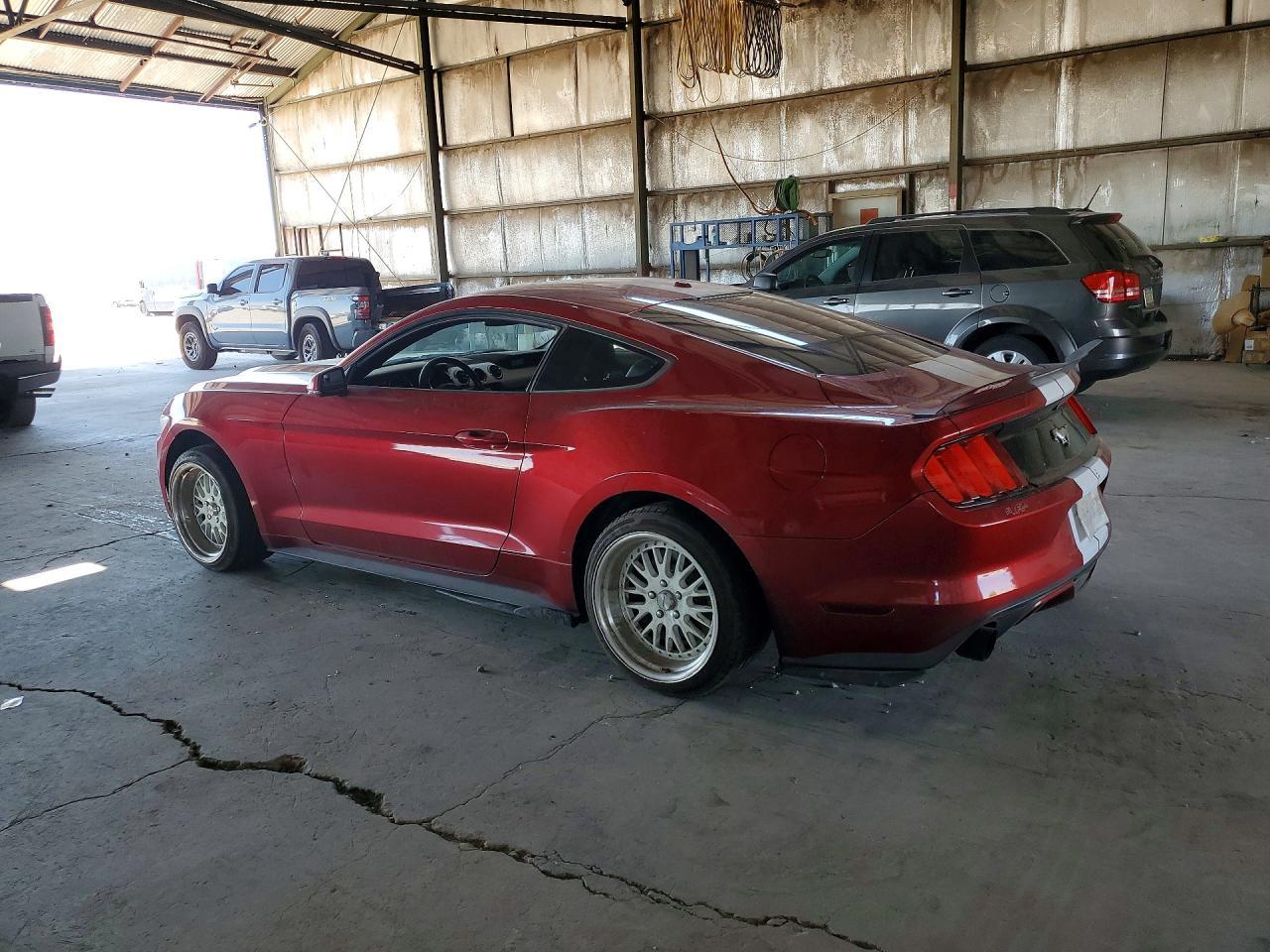 2016 Ford Mustang - zdjęcie 2