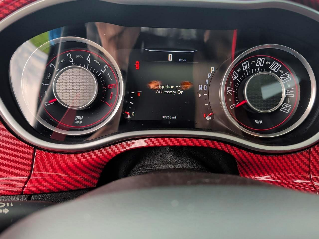 2015 Dodge Challenger R/T - zdjęcie 9