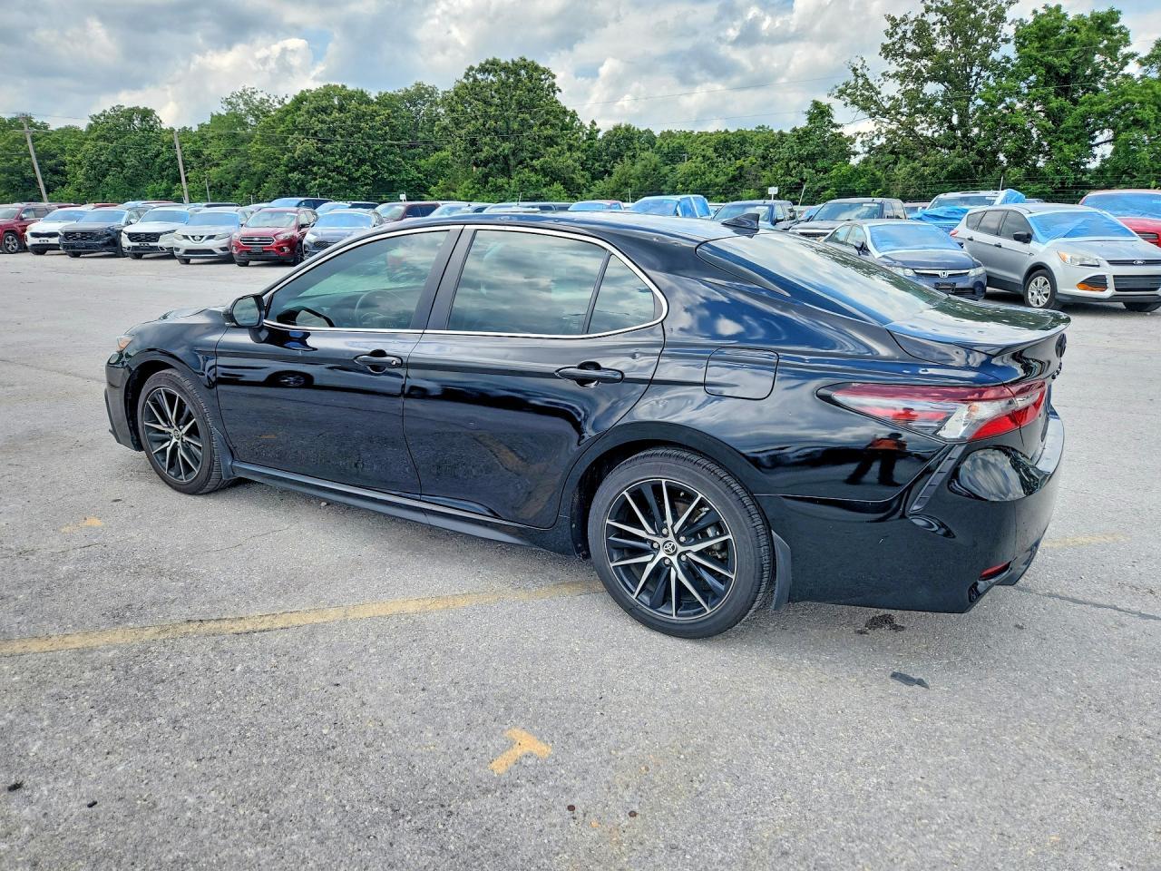 2024 Toyota Camry Se - zdjęcie 2