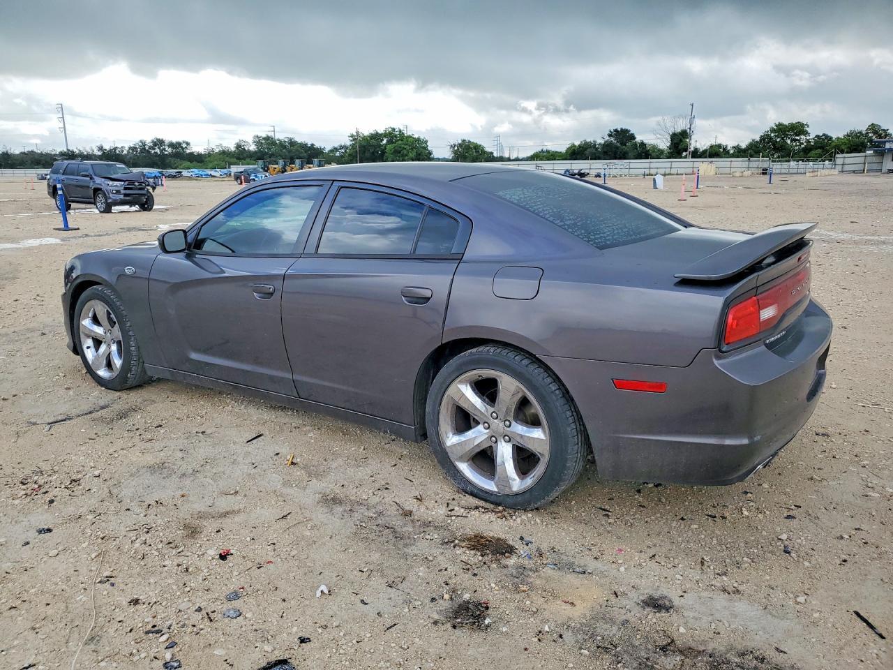 2014 Dodge Charger - zdjęcie 2
