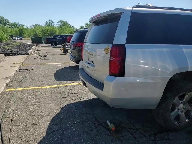 2018 Chevrolet Suburban K1500 Ls - zdjęcie 14