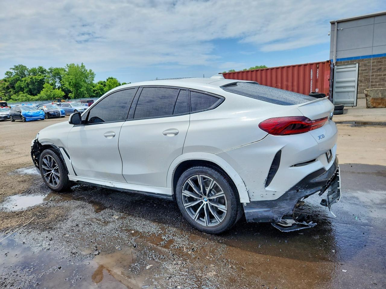 2021 BMW X6 xDrive40I - zdjęcie 2