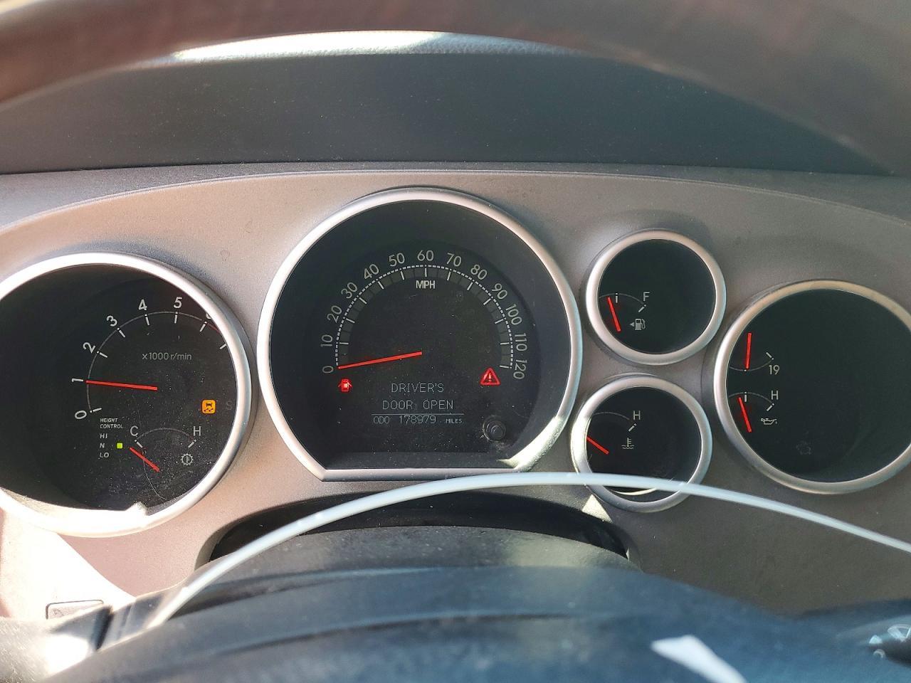 2013 Toyota Sequoia Platinum - zdjęcie 9