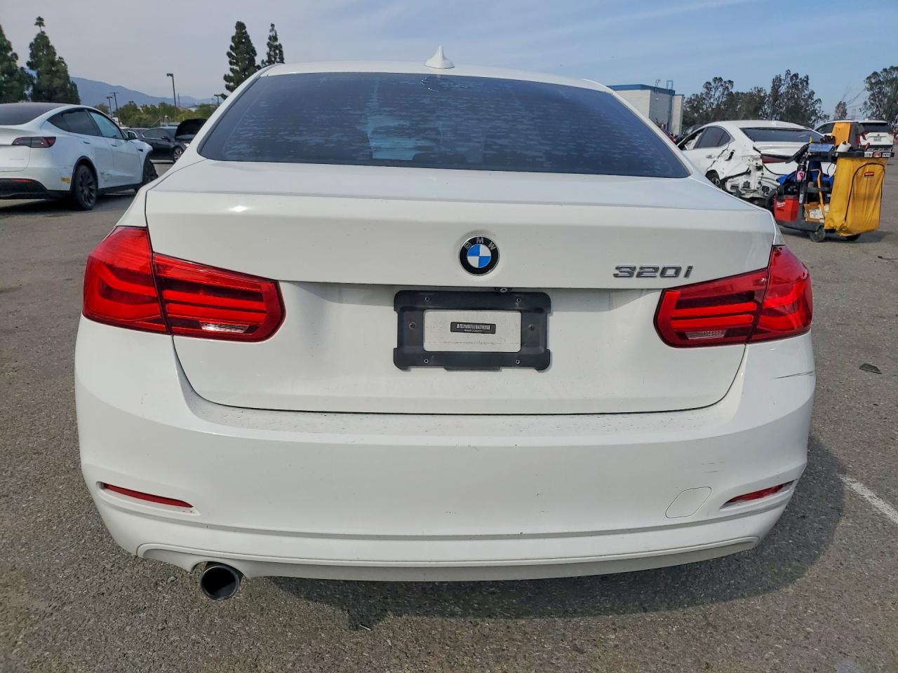 2018 BMW 320 I - zdjęcie 6