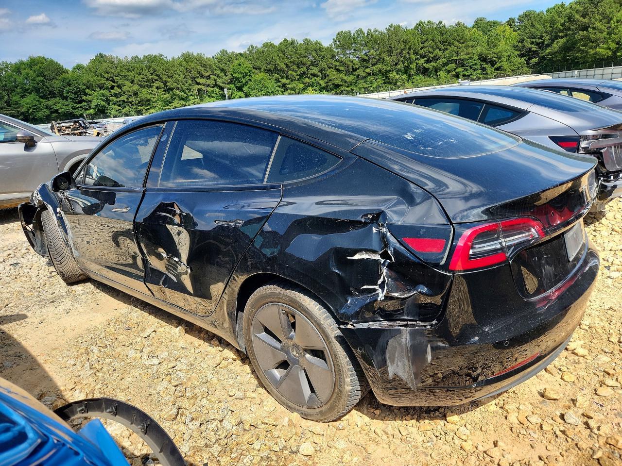 2021 Tesla Model 3 - zdjęcie 2