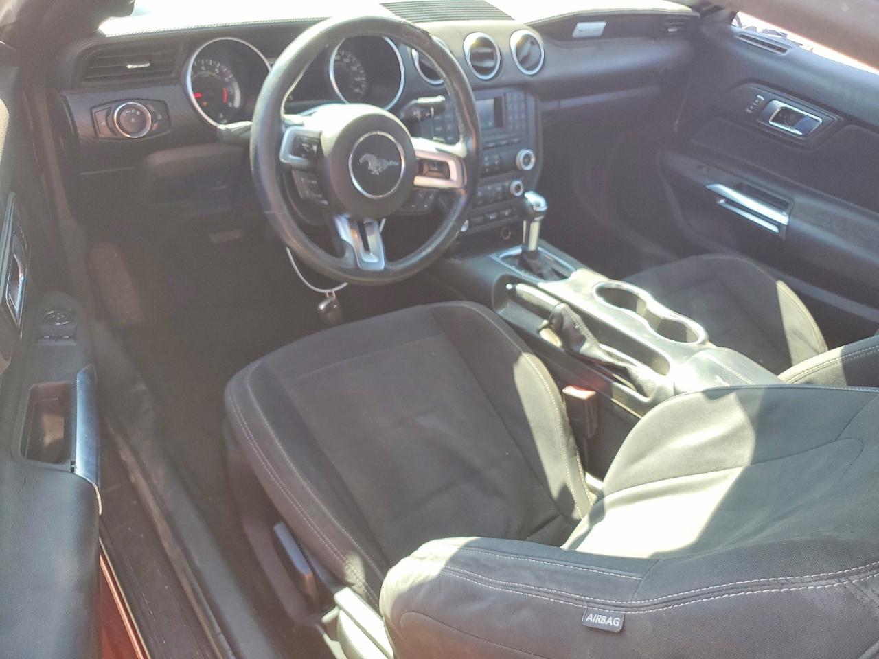 2018 Ford Mustang - zdjęcie 8