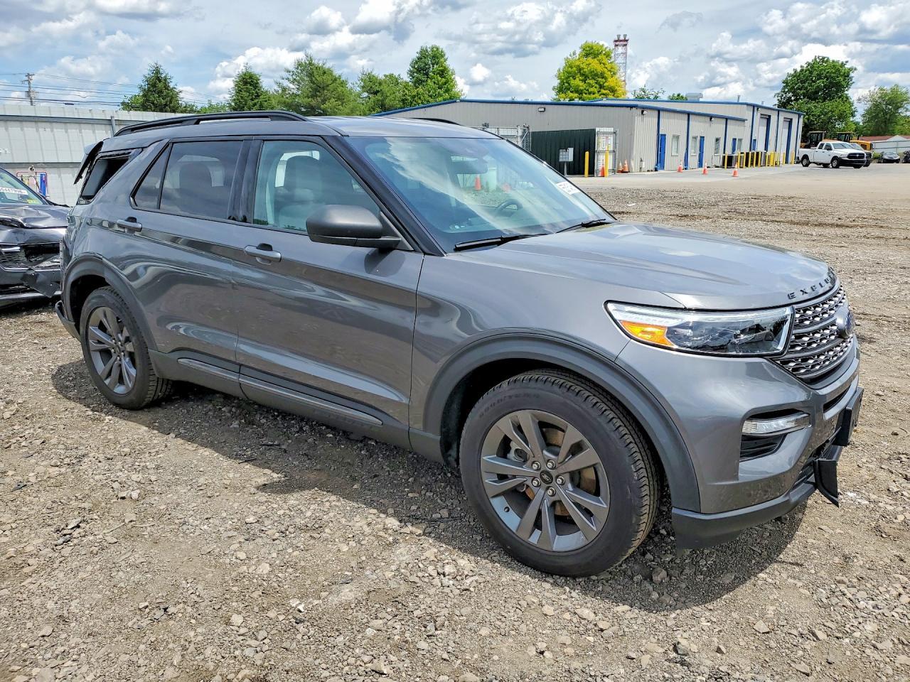 2021 Ford Explorer Xlt - zdjęcie 4