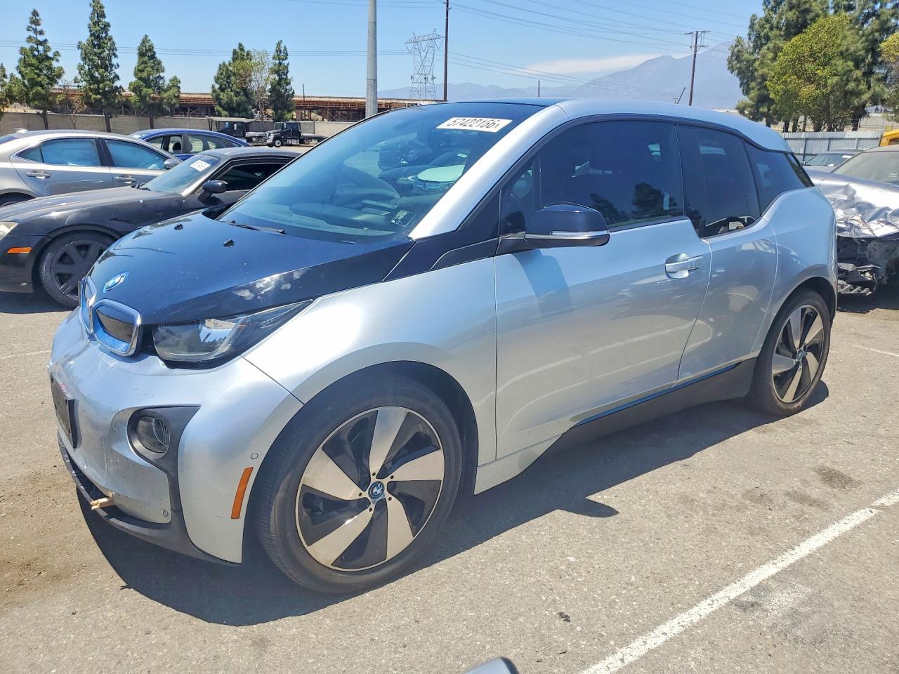 2016 BMW I3 - zdjęcie główne