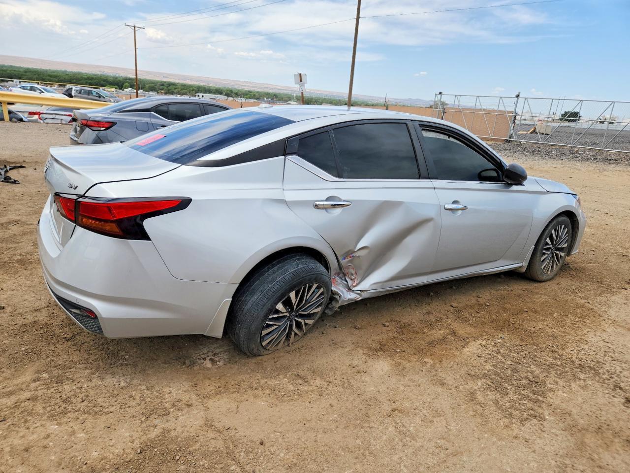 2024 Nissan Altima Sv - zdjęcie 3